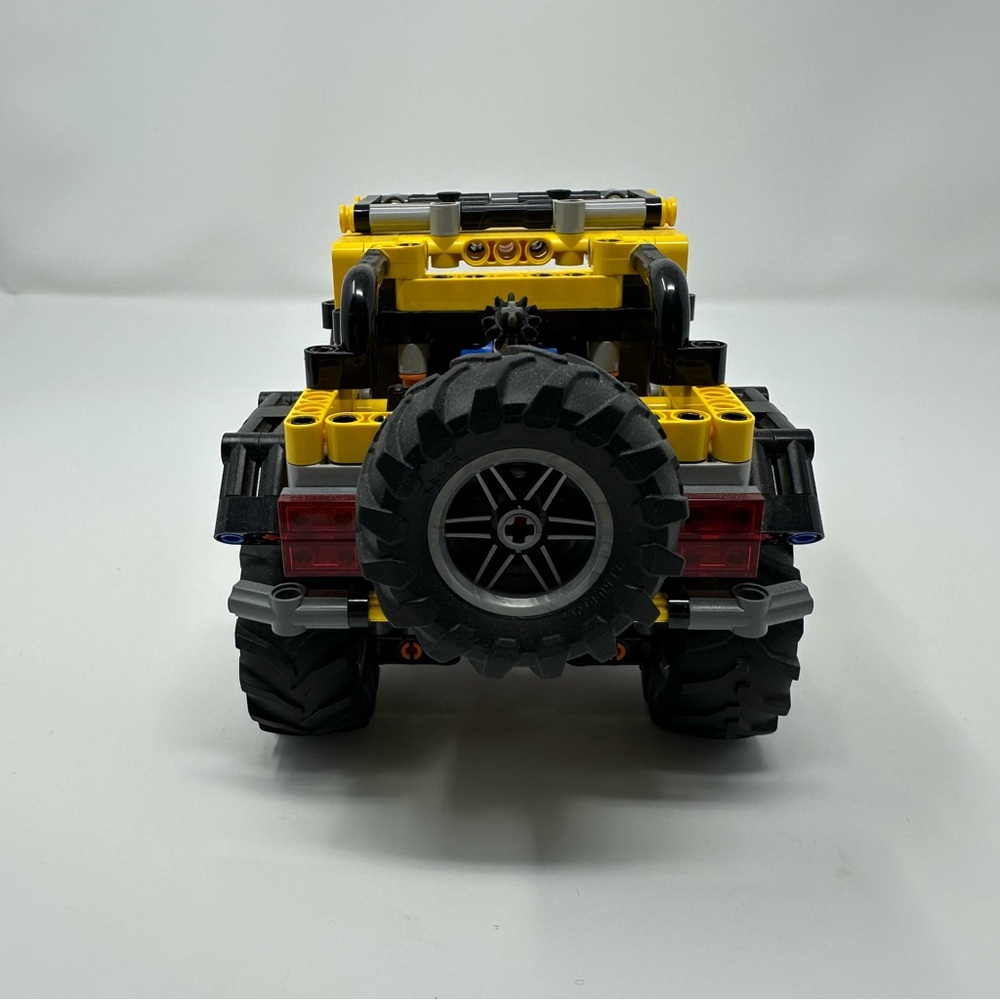 Lego Jeep Wrangler 42122 Technic Car Toy Display - Picture 4 of 5